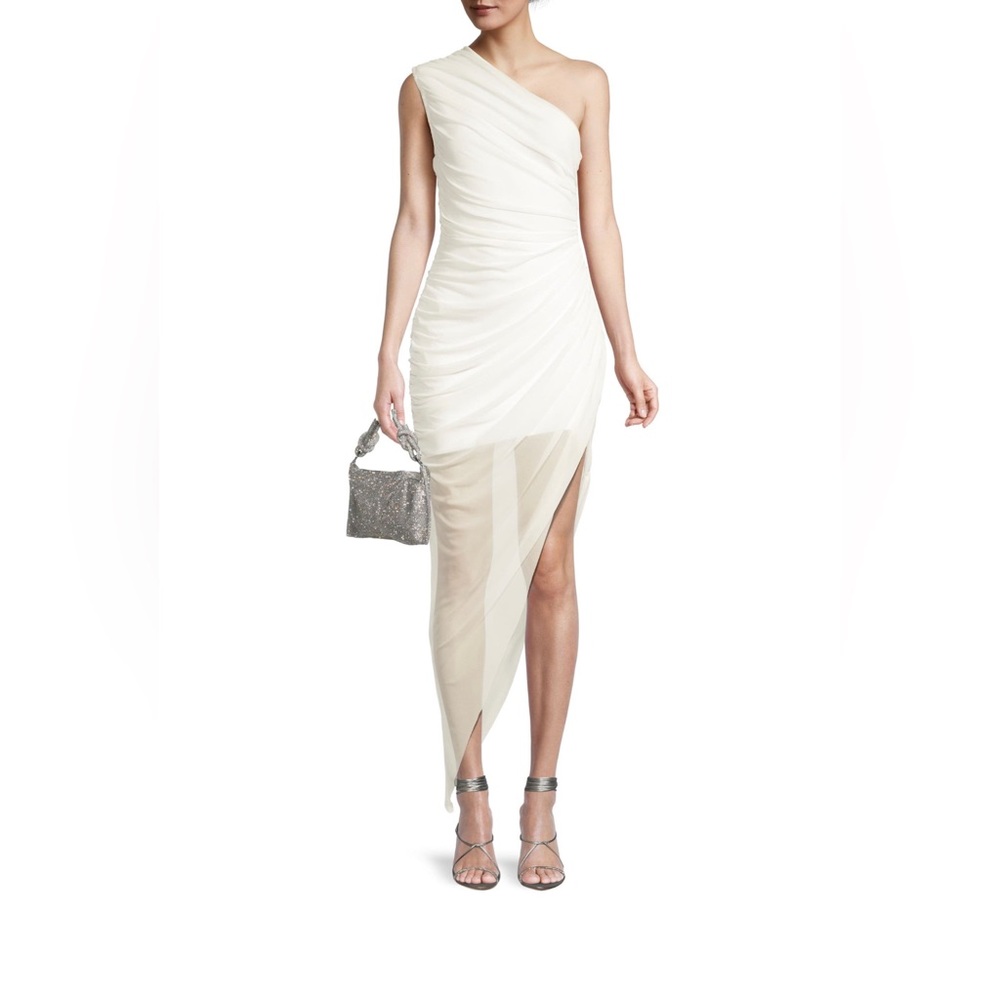 Super flattering Elliatt Genie Asymmetric Ruched Dress NWT